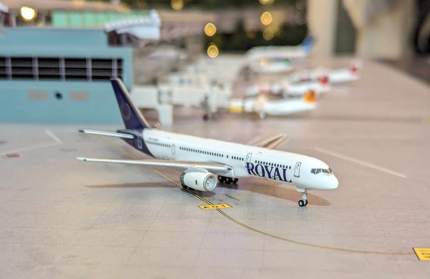 1:400 Royal Aviation B757-200 Gemini Jets