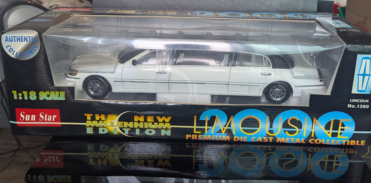 1/18 Lincoln Town Car Limousine Sun Star-Diecast Model Car
