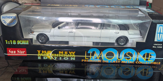 1/18 Lincoln Town Car Limousine Sun Star-Diecast Model Car