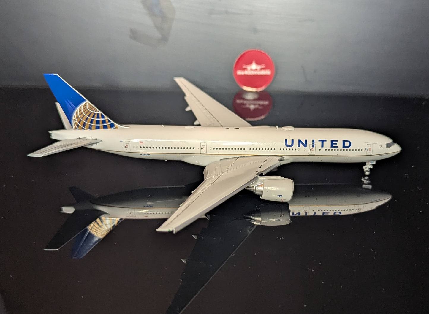1:400 United Airlines B777-200ER “Gordon M Bethune” Flaps Down  JC Wings