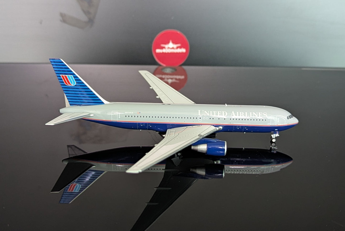 1:400 United Airlines B767-200ER N609UA V1:400 Models