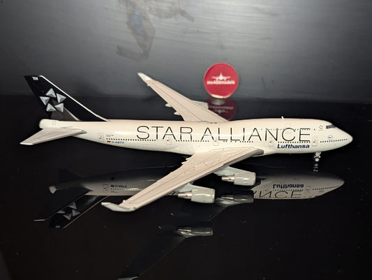 1:400 Lufthansa B747-400 “Star Alliance” JC Wings