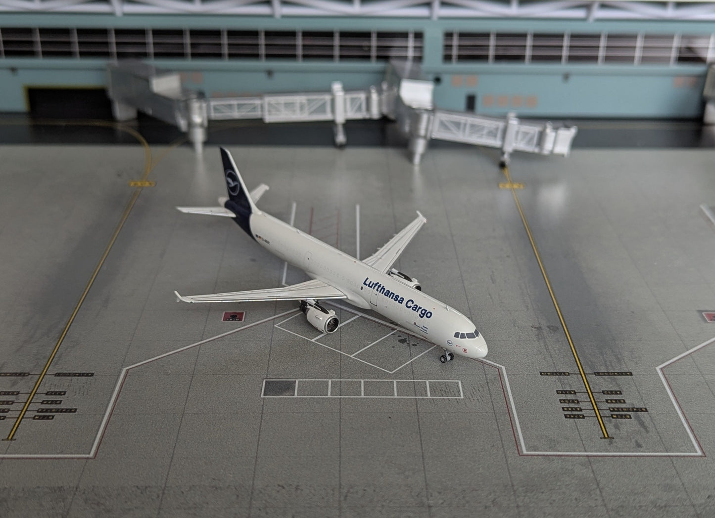 1:400 Lufthansa Cargo A321-200P2F NG Models