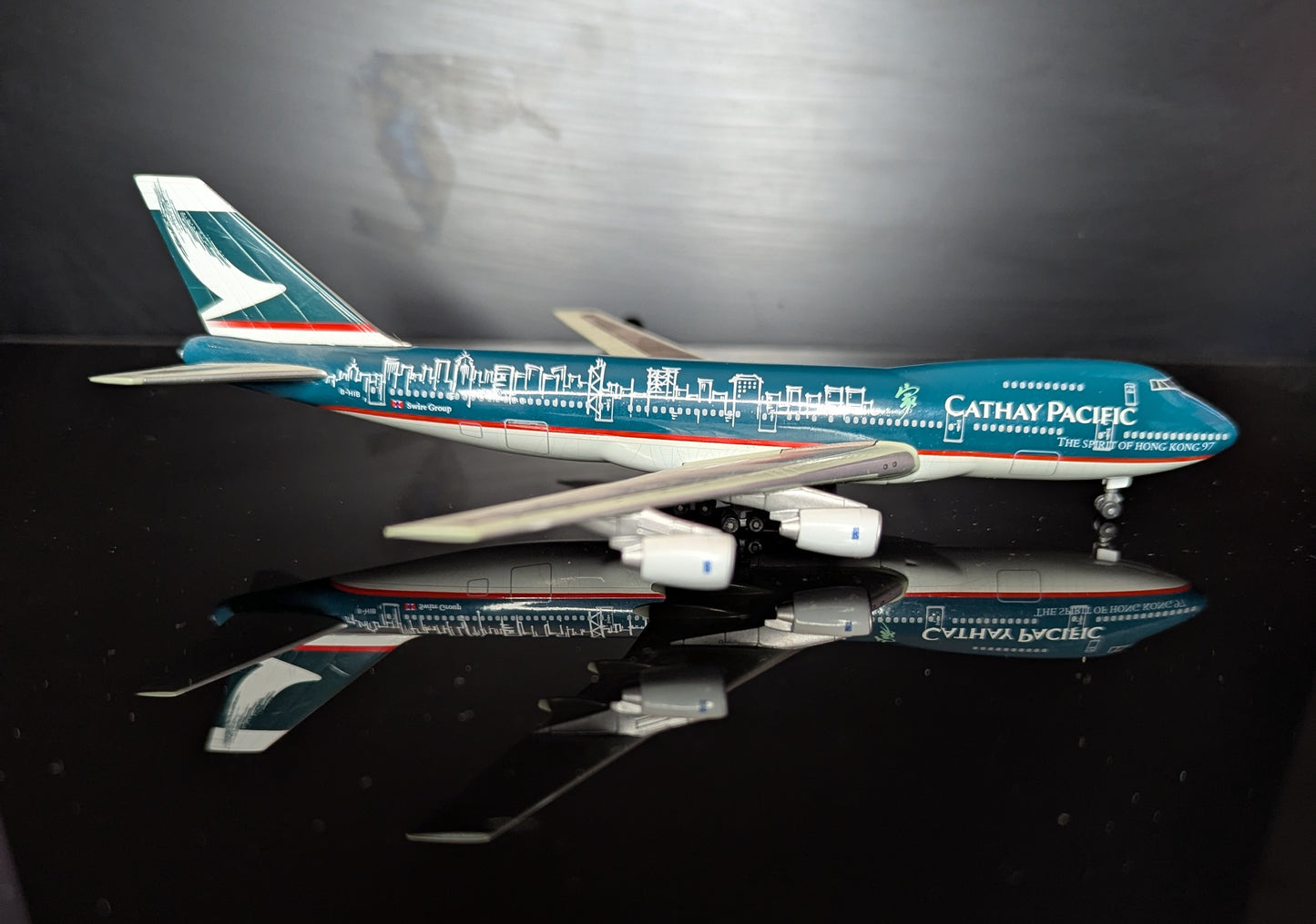 1:400 Cathay Pacific B747-400 "Spirit of Hong Kong" Dragon Wings