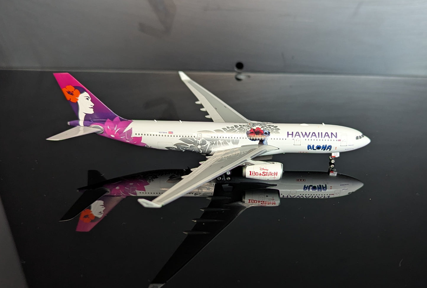 1:400 Hawaiian Airlines A330-200 "Lilo and Stitch" Phoenix Models