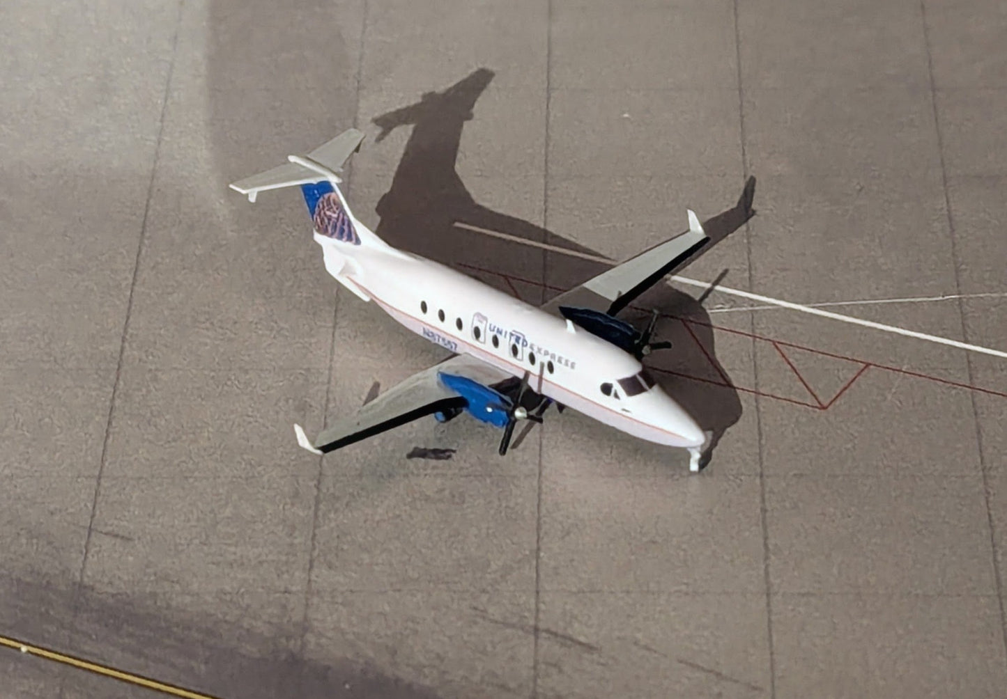 1:400 United Express Beechcraft 1900D N87557 3D Design Deck