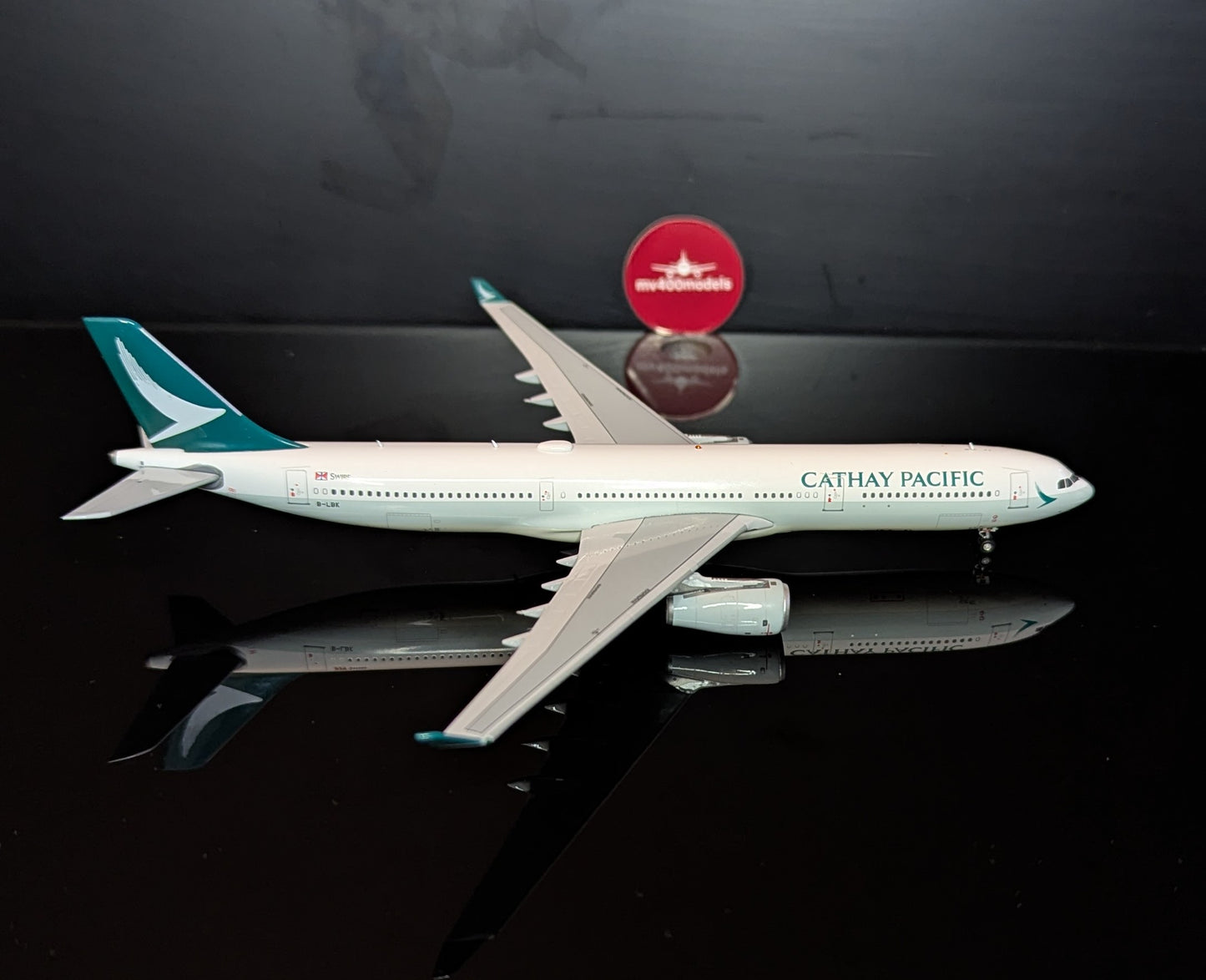 1:400 Cathay Pacific A330-300 B-LBK Aviation 400
