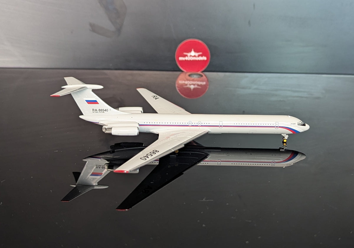 1:400 Rossiya Navy IL-62M Phoenix Models