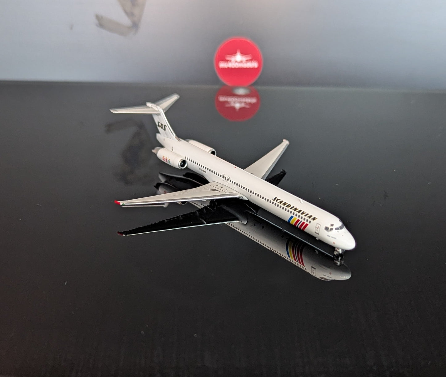 1:400 SAS Scandinavian MD-82 Phoenix Models