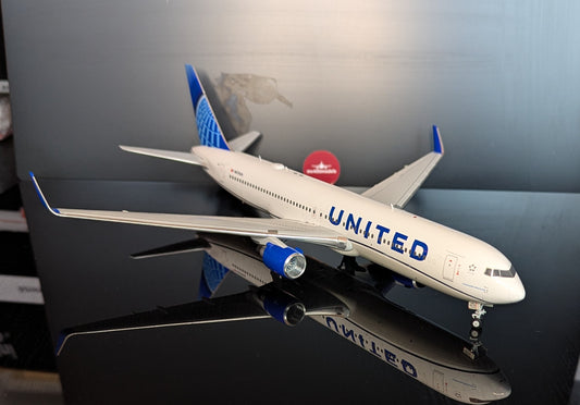 1:200 United Airlines B767-300ER  Gemini200