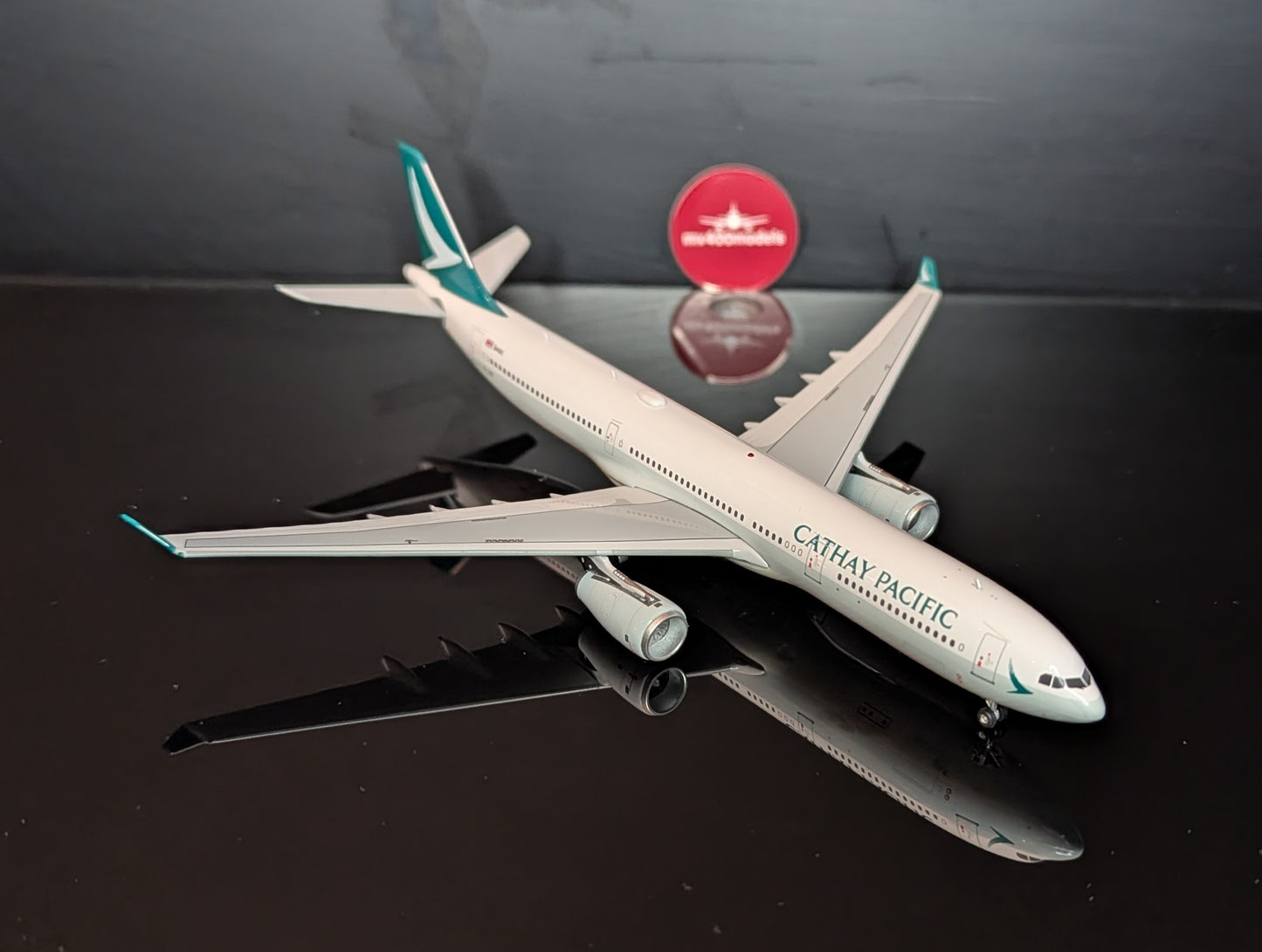 1:400 Cathay Pacific A330-300 B-LBK Aviation 400