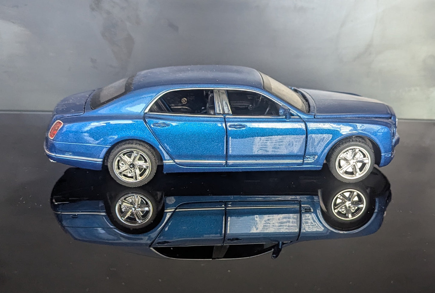 1/32 Bentley Mulsanne Toy Car No Box*