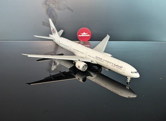 1:400 Qatar Airways B777-300ER “All White” JC Wings