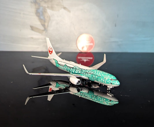 1:400 Japan Airlines B737-800 “YUI-JIMBEE” Phoenix Models