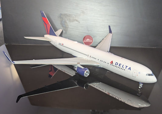 1:200 Delta Air Lines B767-300ER Gemini200
