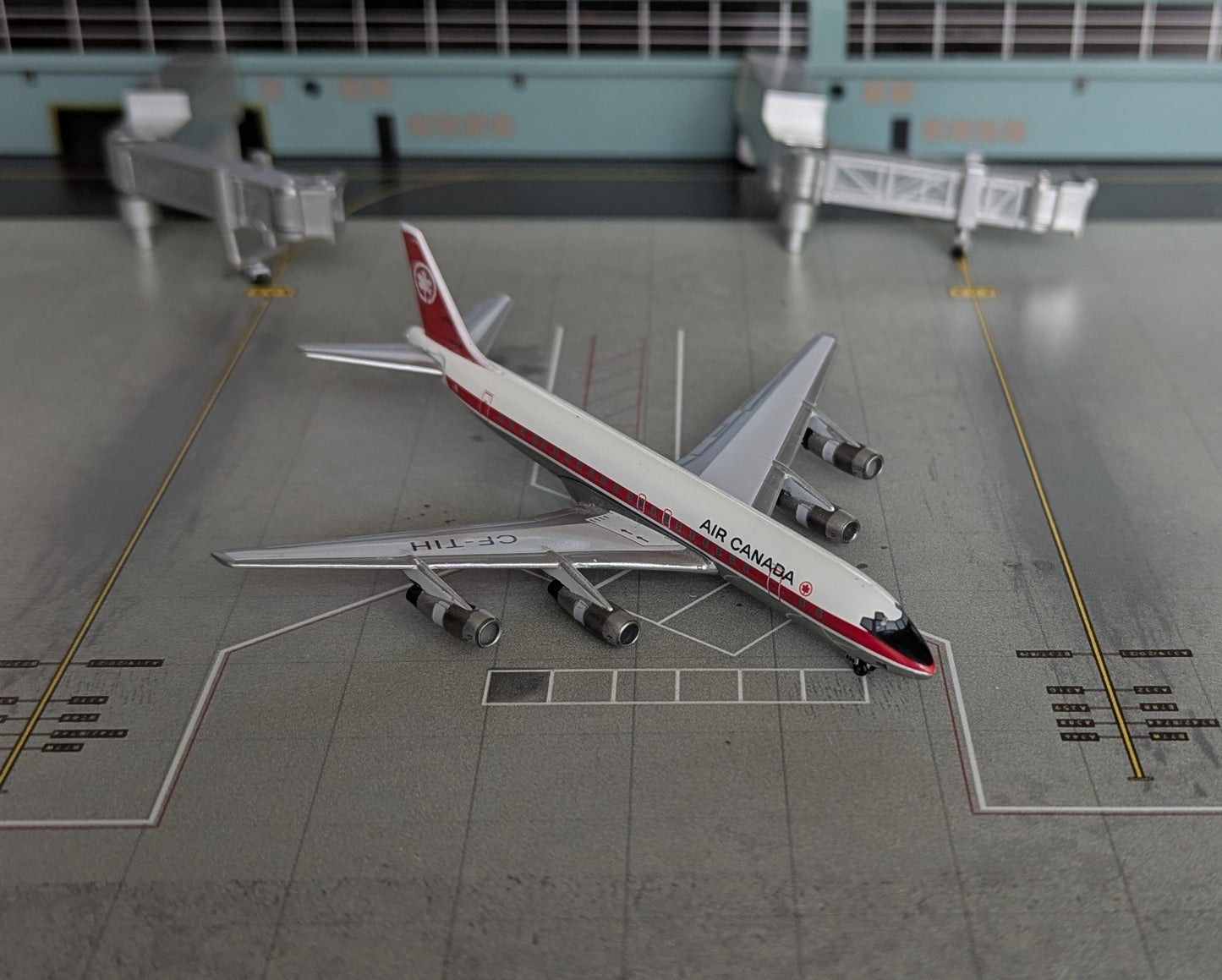 1:400 Air Canada DC-8 CF-TIH AeroClassics