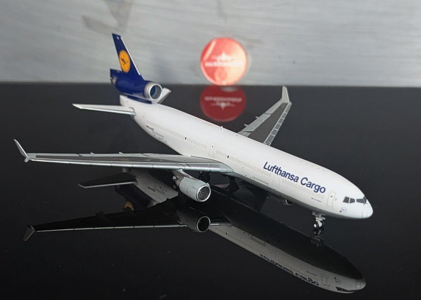 1:400 Lufthansa Cargo MD-11  YY Wings