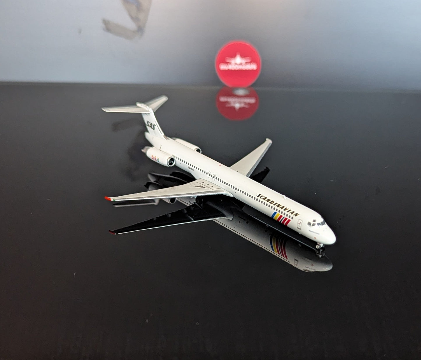 1:400 SAS Scandinavian MD-83 Phoenix Models