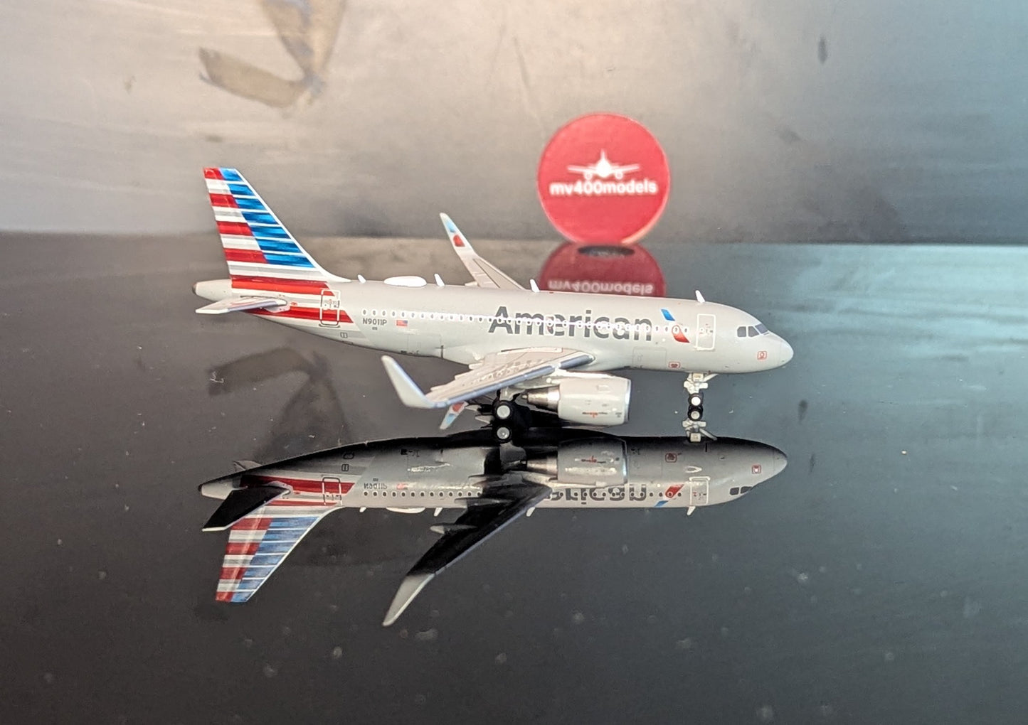 1:400 American Airlines A319-100 Gemini Jets