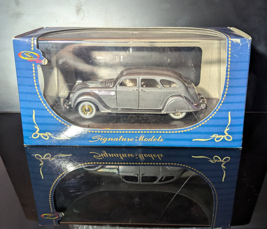 1/24 1936 Chrysler Airflow Signature Models -Diecast Model Car