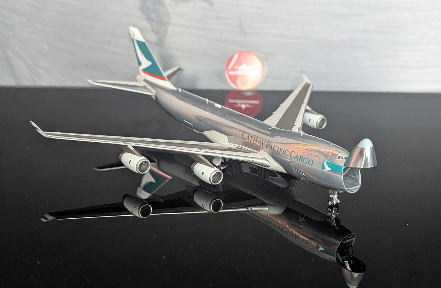 1:400 Cathay Pacific Cargo B747-400F "Asia's World City Polished" Interactive Series YY Wings