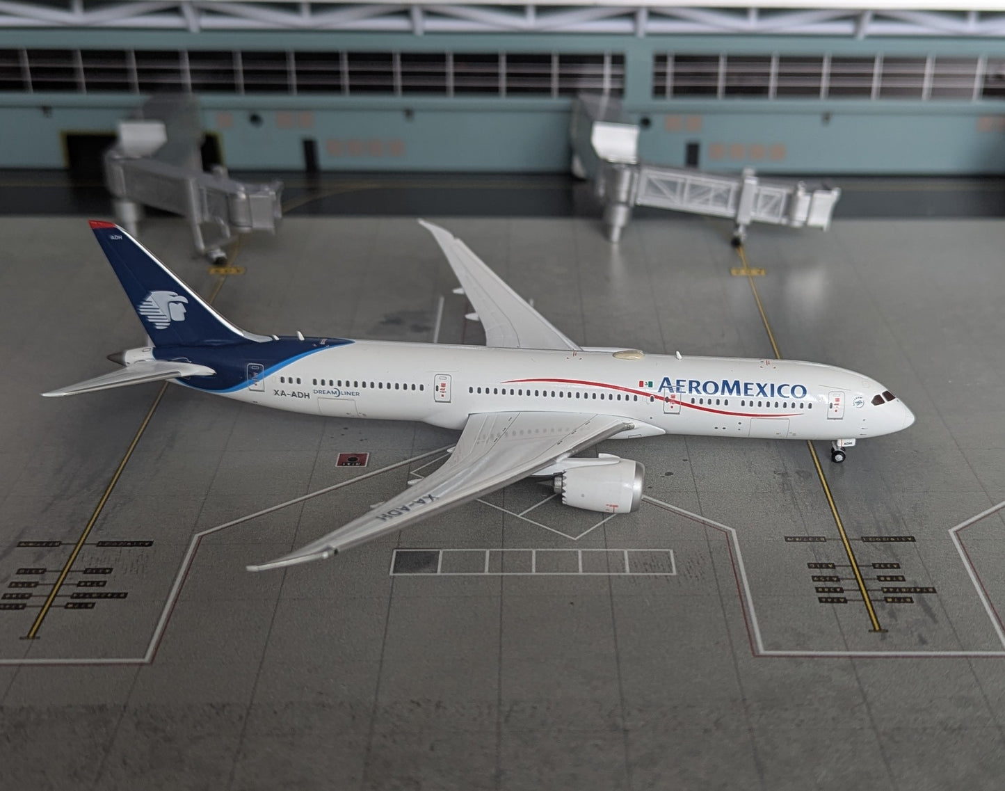 1:400 Aeromexico B787-9 Dreamliner  Gemini Jets