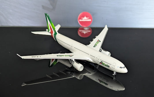 1:400 Alitalia A330-200 AeroClassics