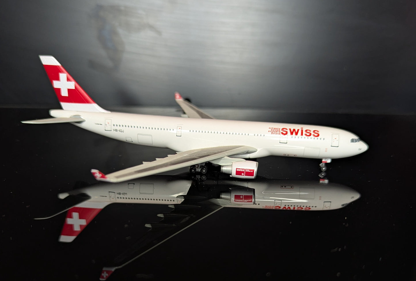 1:400 Swiss A330-200 Tucano Line