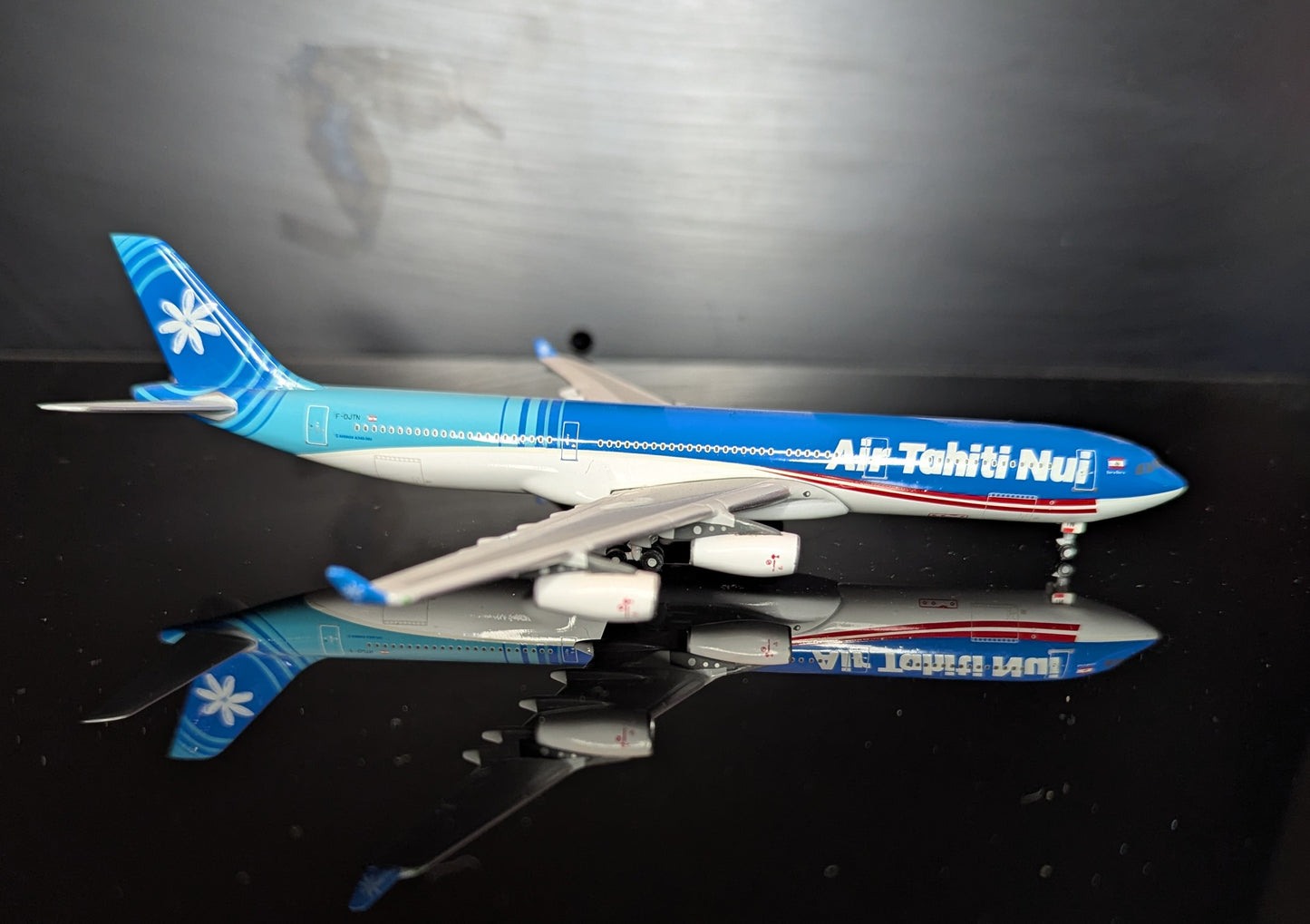 1:400 Air Tahiti Nui A340-300 Gemini Jets