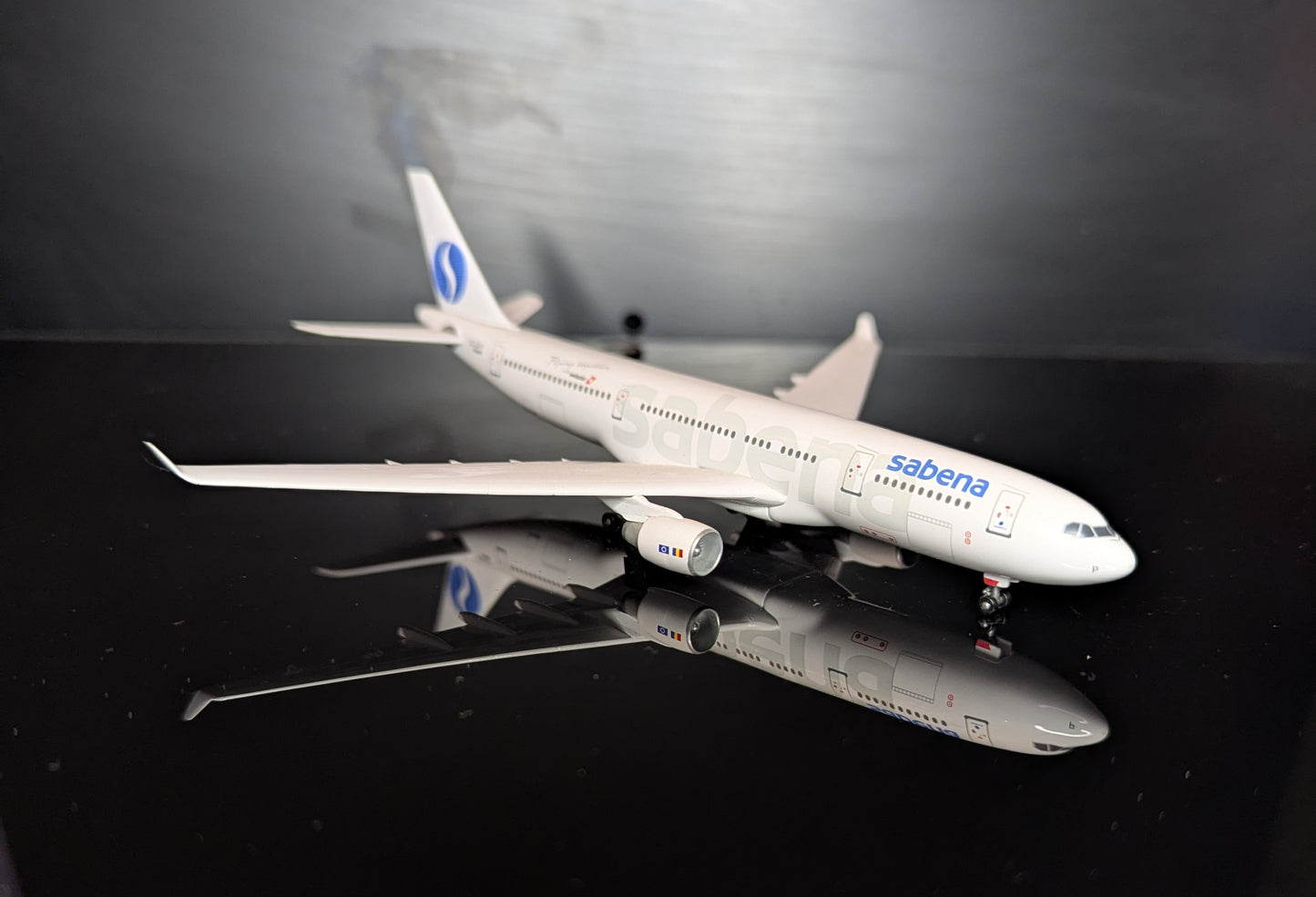 1:400 Sabena A330-200 Dragon Wings