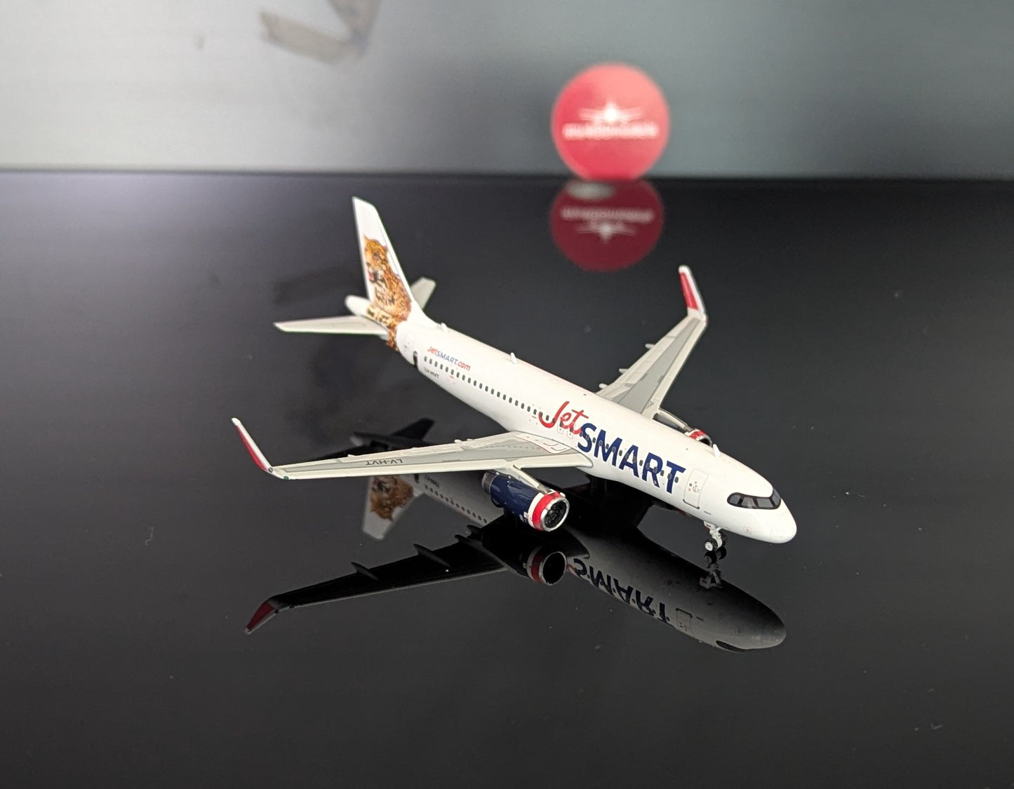 1:400 JetSmart A320-200 LV-HVT Phoenix Models