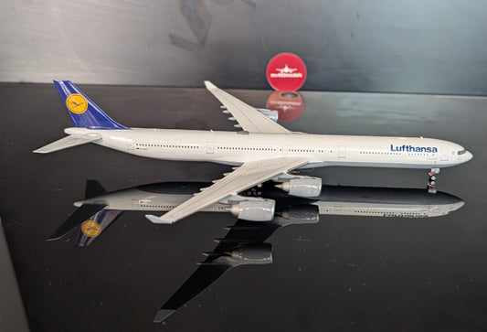 1:400 Lufthansa A340-600 “Last Flight” Phoenix Models