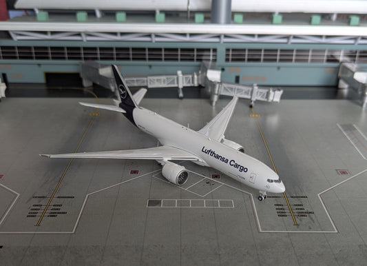 1:400 Lufthansa Cargo B777-200F Gemini Jets