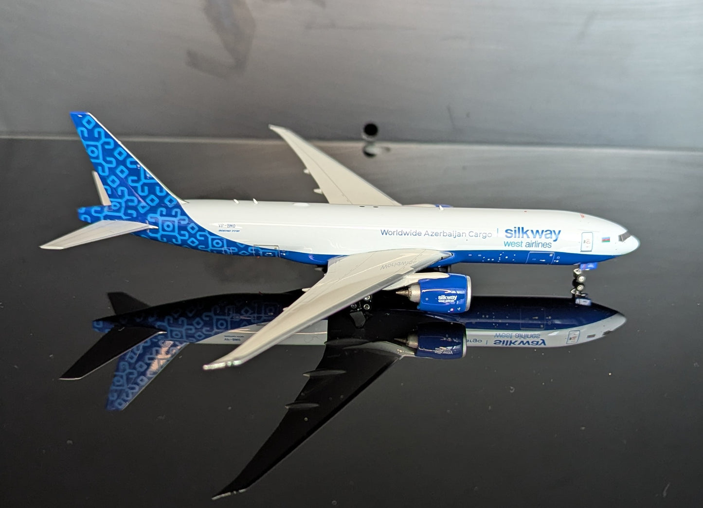 1:400 Silkway West Airlines B777-200F Phoenix Models
