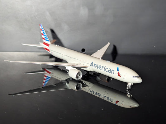 1:400 American Airlines B777-300ER New magnetic detachable landing gear Aviation 400
