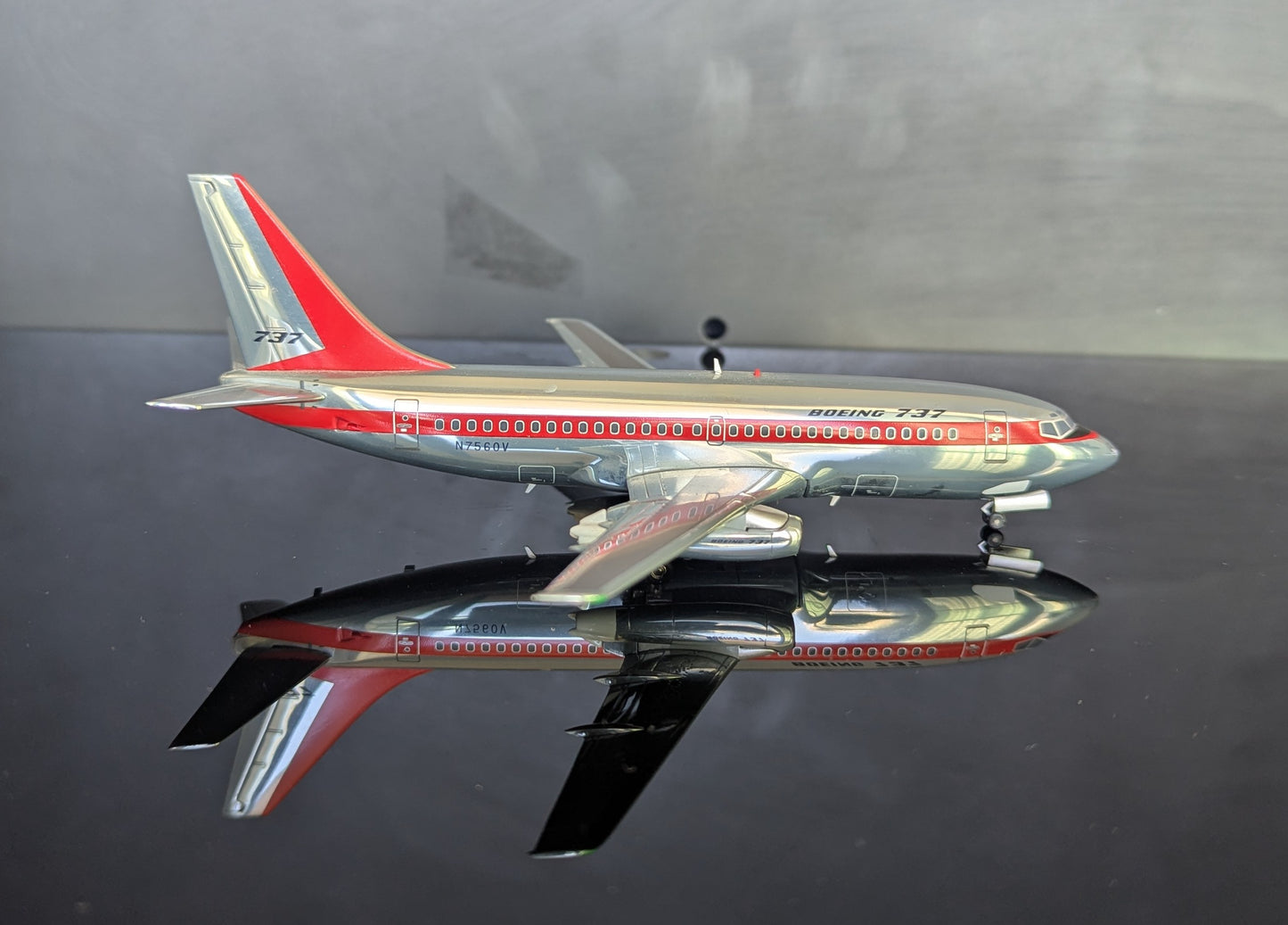 1:200 Boeing House Colors B737-200 "40th anniversary first flight polished" limited 100pc Inflight200