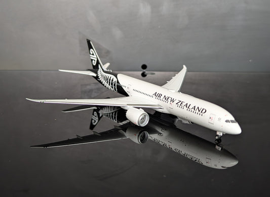 1:400 Air New Zealand B787-9 Dreamliner Phoenix Models