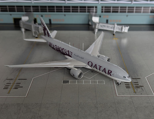 1:400 Qatar Cargo B777-200F "Moved by People" Phoenix Models