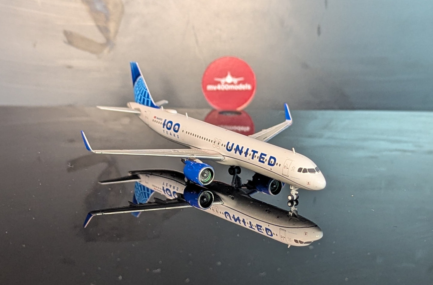 1:400 United Airlines A321neo “100 Years” Gemini Jets