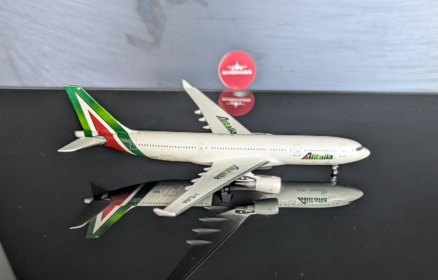 1:400 Alitalia A330-200 AeroClassics