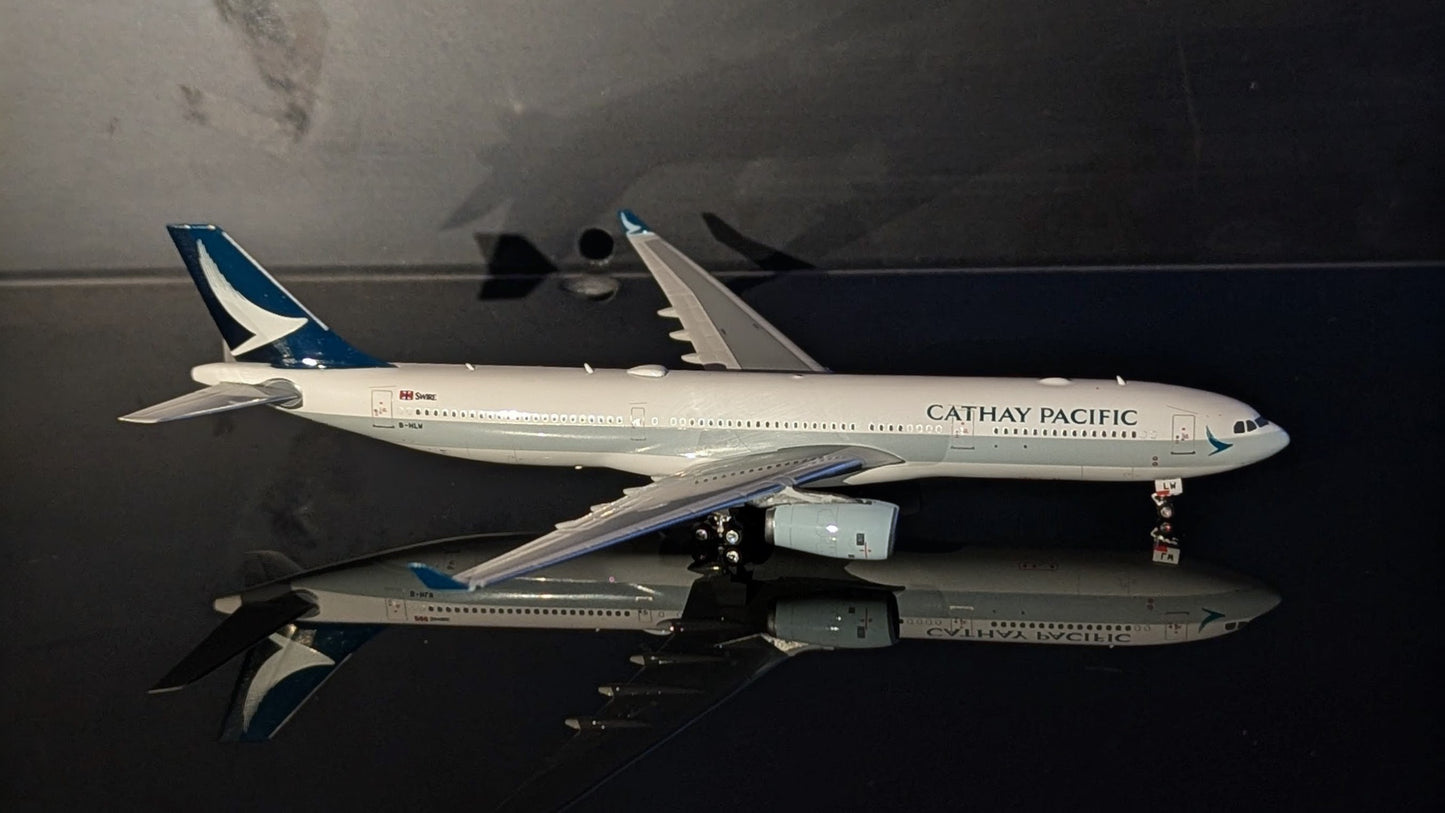 1:400 Cathay Pacific A330-300 B-HLW Phoenix Models