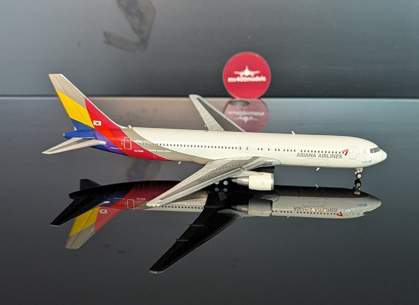 1:400 Asiana Airlines B767-300 JC Wings