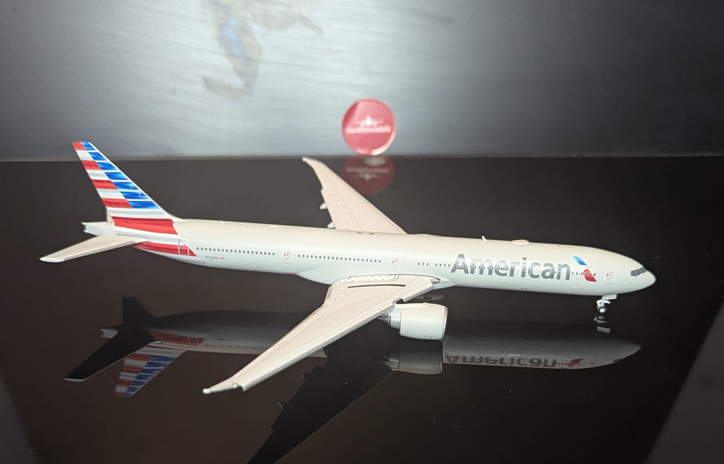 1:400 American Airlines B777-300ER N722AN Flaps Down* Gemini Jets
