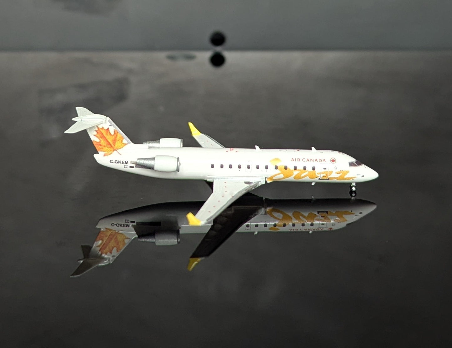 1:400 Air Canada Jazz CRJ-200 Yellow 3D Design Deck
