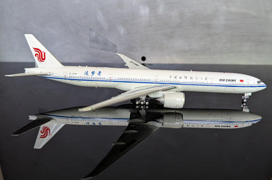 1:400 Air China B777-300ER B-1266 detachable gear Aviation 400