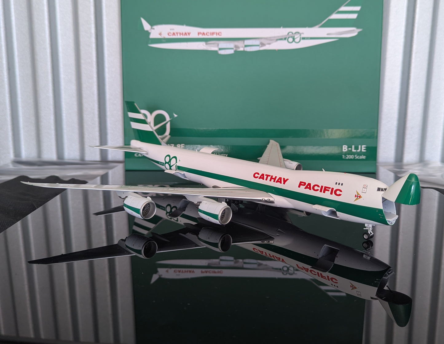 1:200 Cathay Pacific B747-8F “80th Anniversary Retro” SQ Wings Interactive Series*