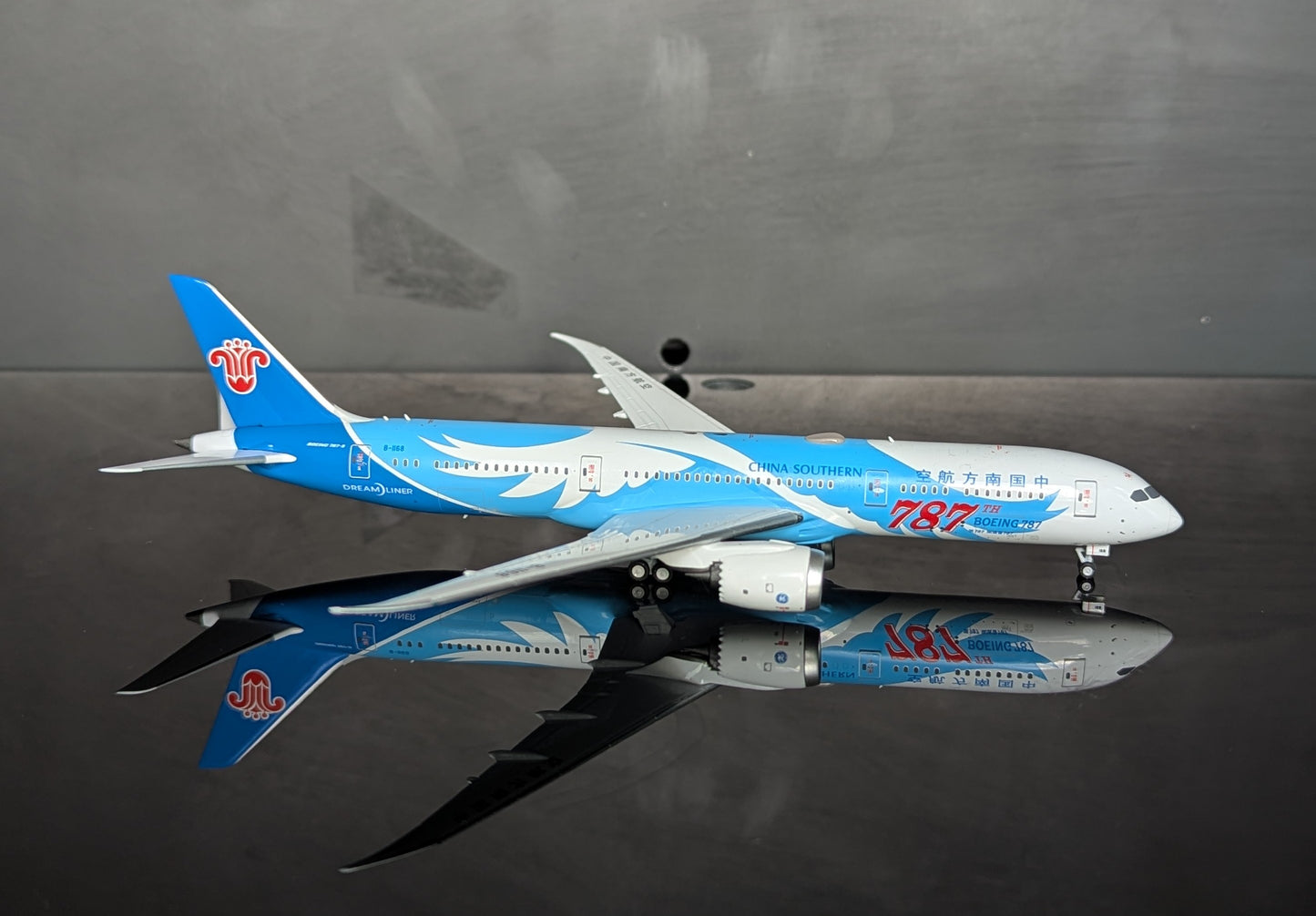 1:400 China Southern Airlines B787-9 Dreamliner B-1168  NG Models