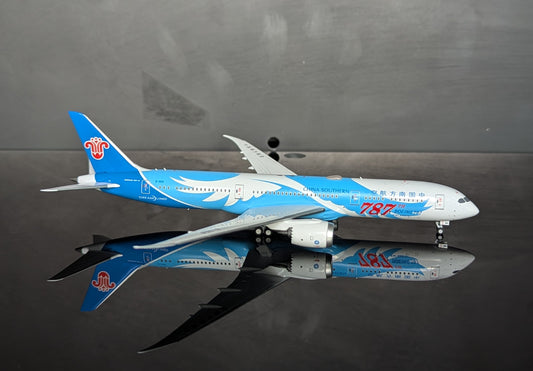 1:400 China Southern Airlines B787-9 Dreamliner B-1168  NG Models