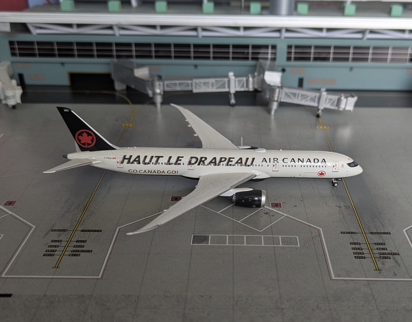 1:400 Air Canada B787-9 Dreamliner "Fly the Flag" NG Models