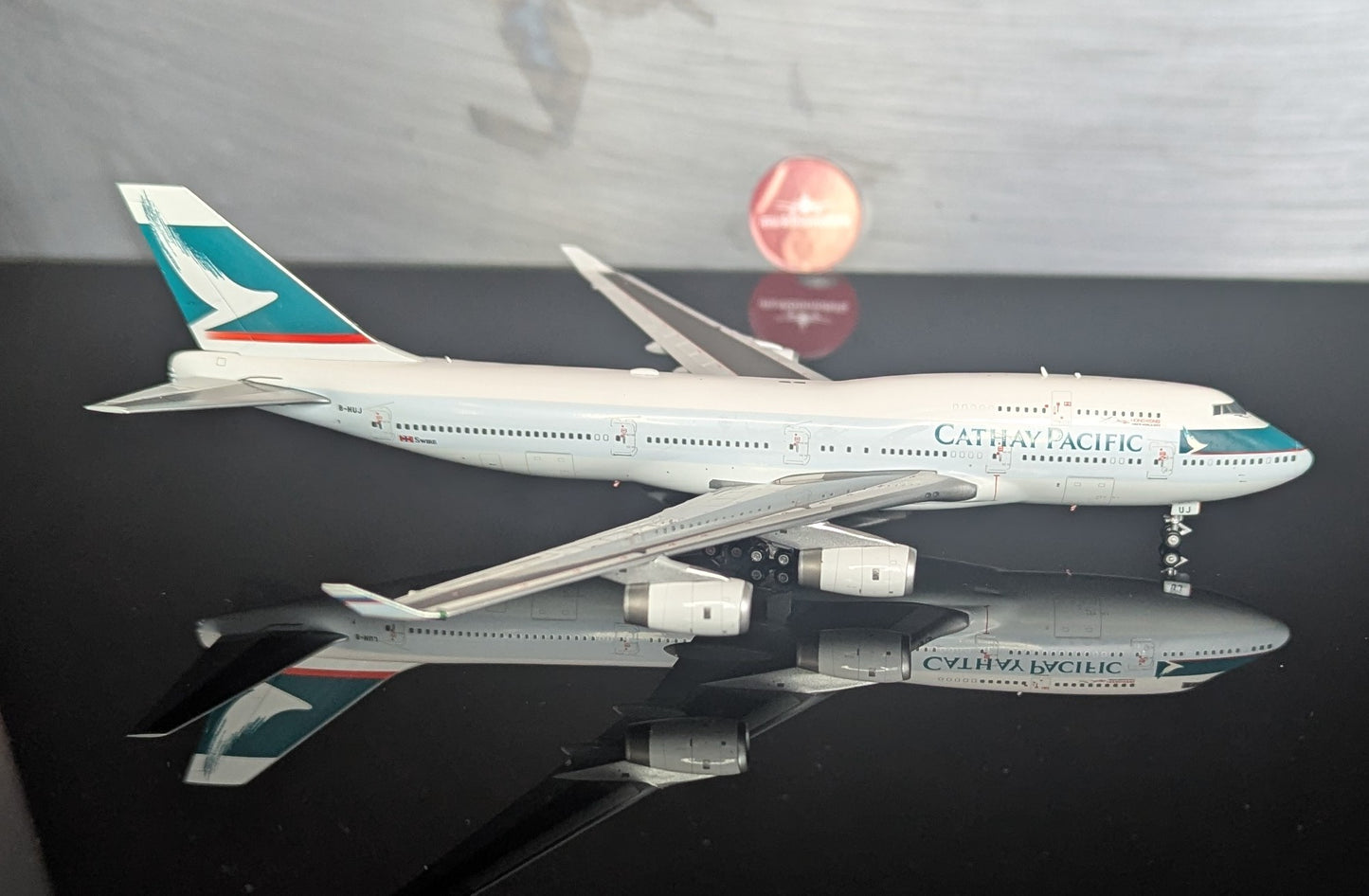 1:400 Cathay Pacific B747-400 "Asia's World City" YY Wings